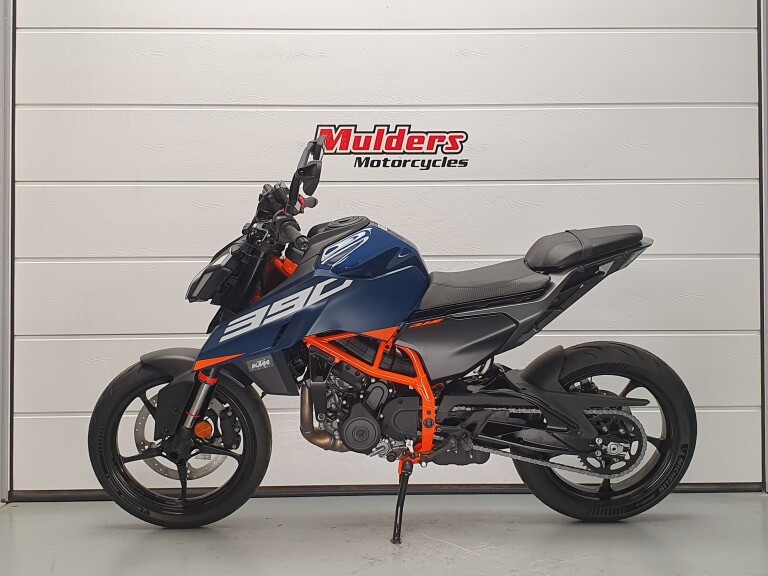 KTM 390 DUKE ABS foto 2