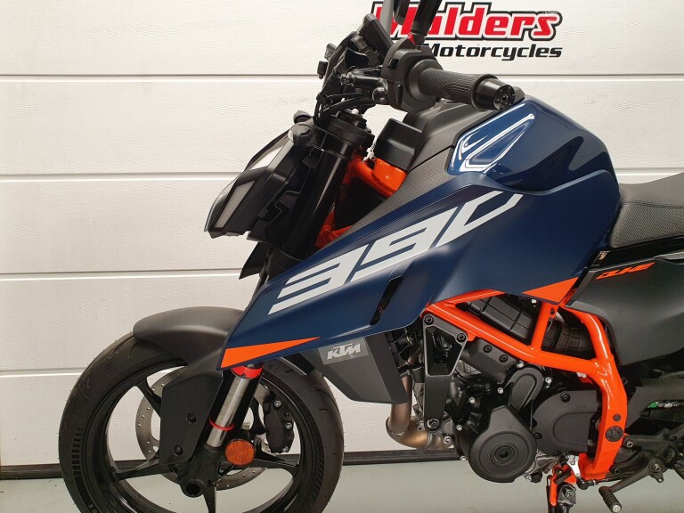 KTM 390 DUKE ABS foto 4