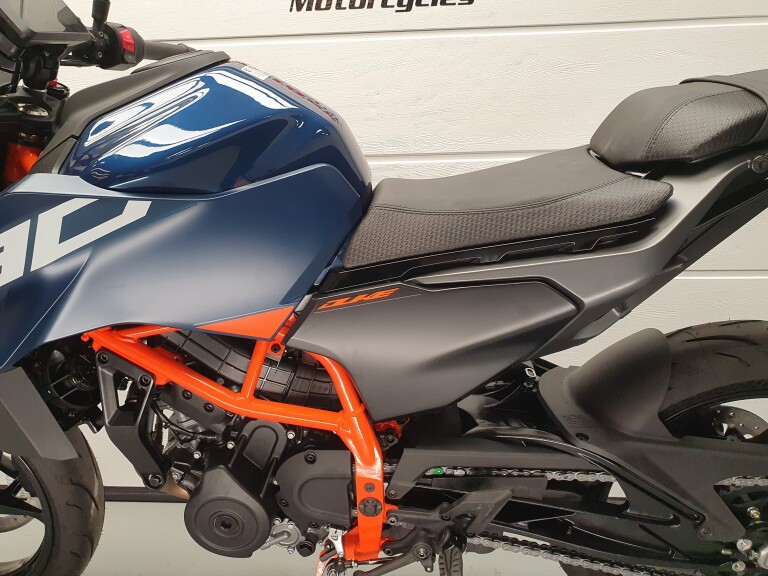 KTM 390 DUKE ABS foto 5