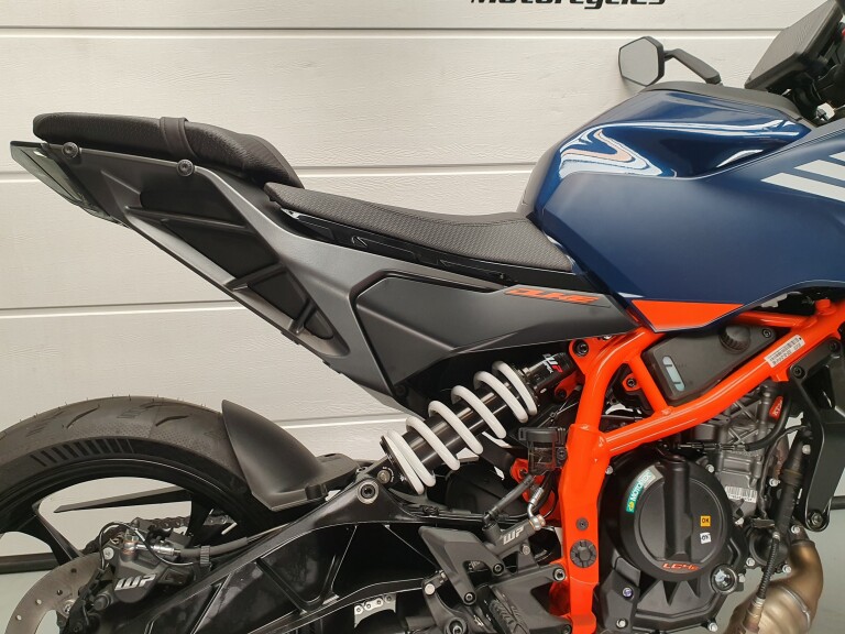 KTM 390 DUKE ABS foto 10