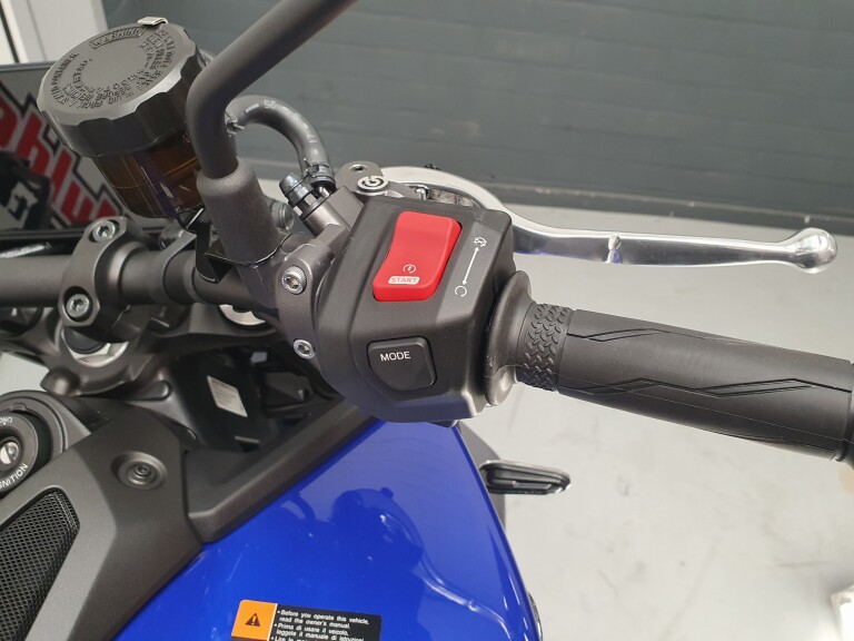 Yamaha MT 09 ABS foto 10