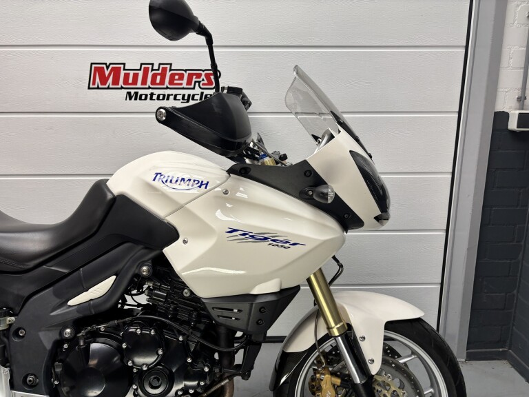 Triumph TIGER 1050 foto 4