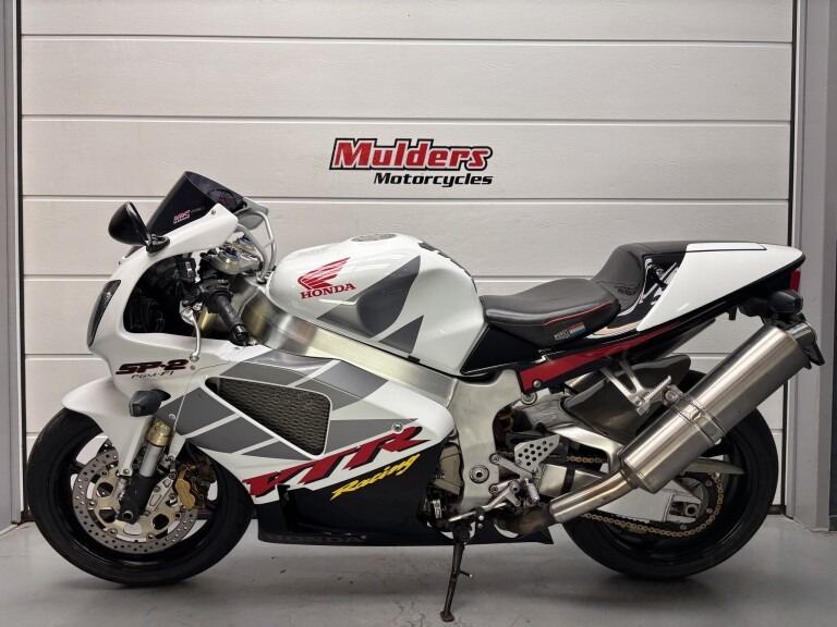 Honda VTR 1000 SP-2 foto 2