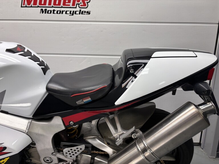Honda VTR 1000 SP-2 foto 17