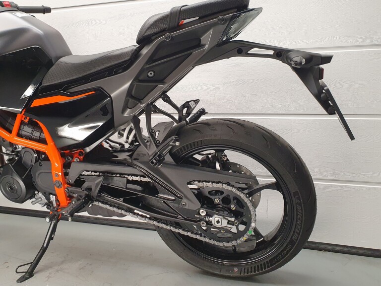 KTM 390 DUKE ABS foto 6