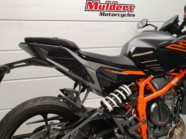 KTM 390 DUKE ABS foto 8