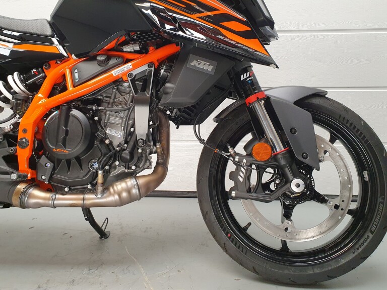 KTM 390 DUKE ABS foto 10