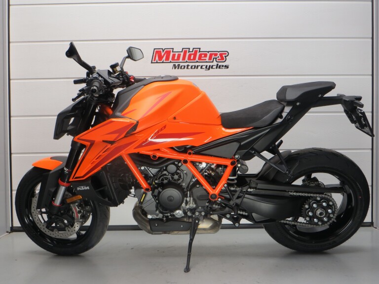 KTM 1390 SUPER DUKE R foto 2