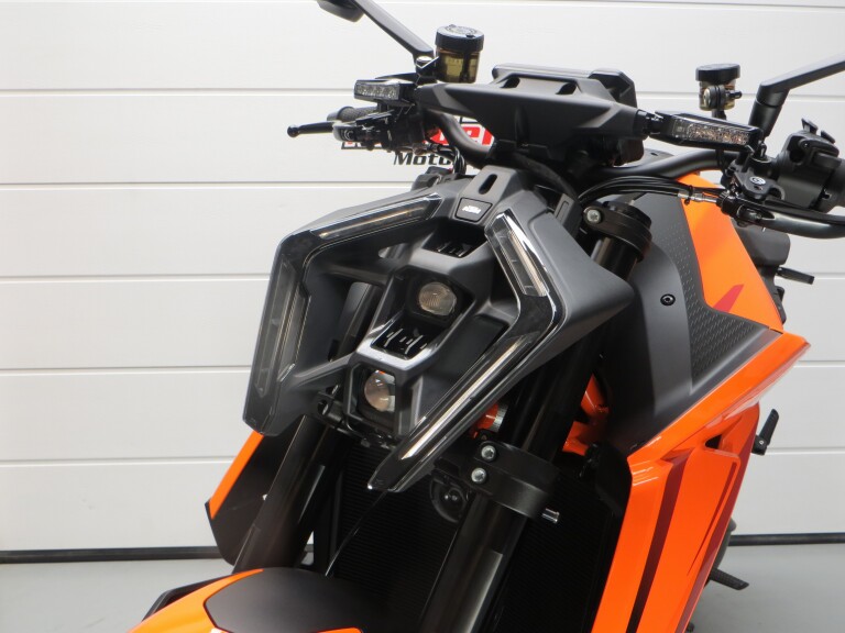 KTM 1390 SUPER DUKE R foto 3