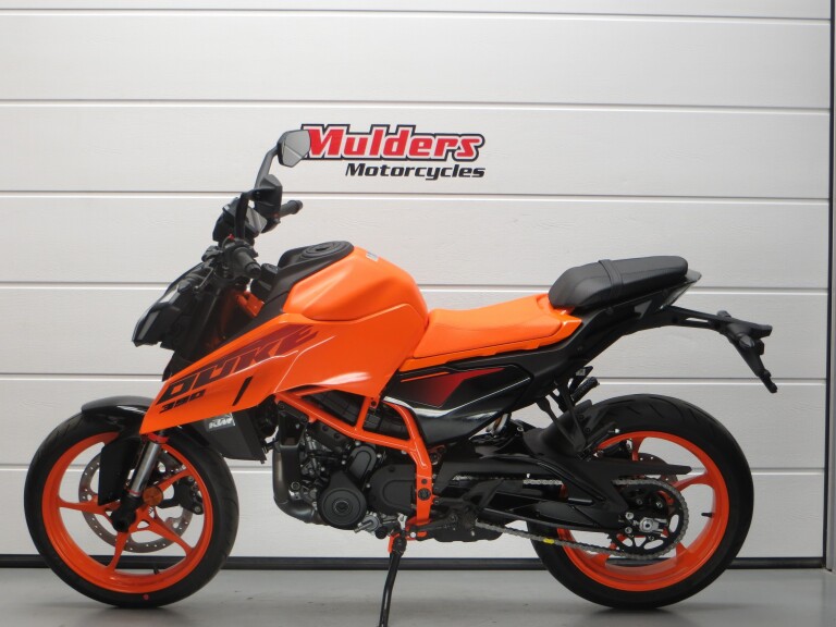 KTM 390 DUKE ABS foto 2