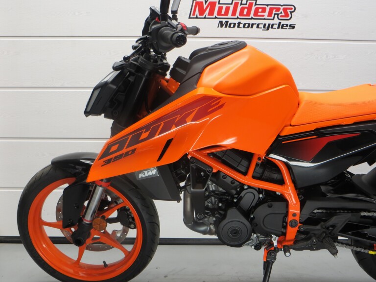 KTM 390 DUKE ABS foto 3