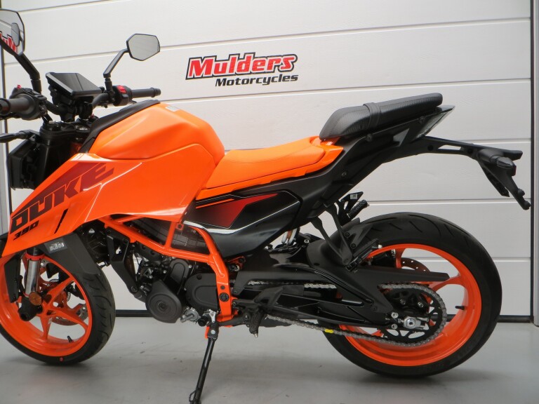 KTM 390 DUKE ABS foto 4