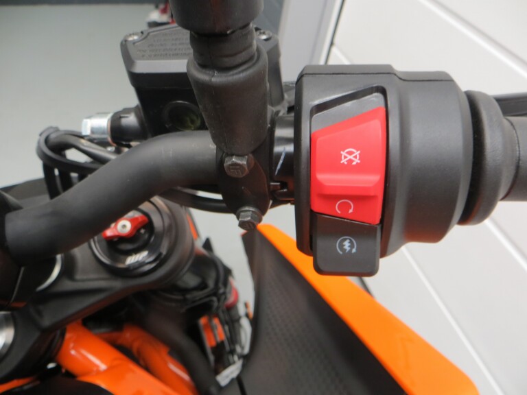 KTM 390 DUKE ABS foto 6