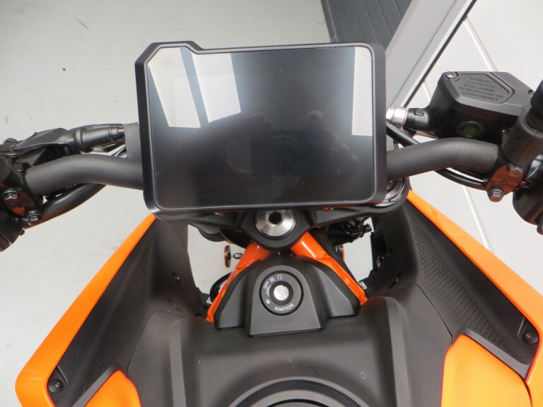 KTM 390 DUKE ABS foto 7
