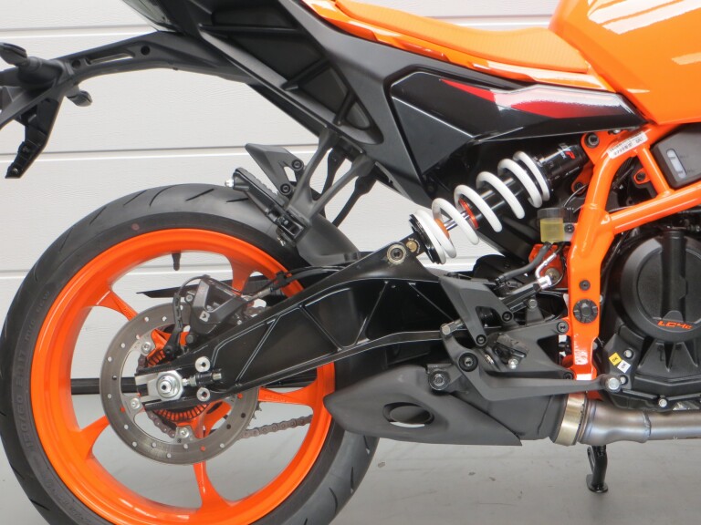 KTM 390 DUKE ABS foto 8