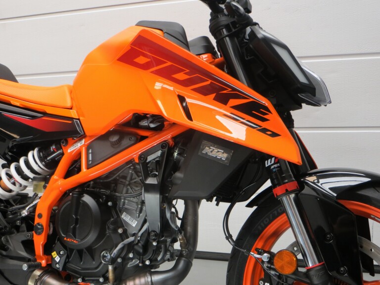 KTM 390 DUKE ABS foto 9