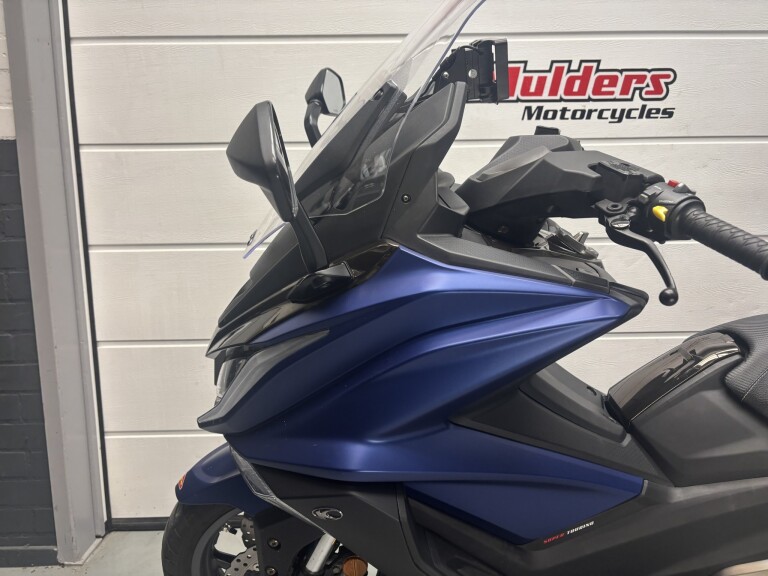 Kymco AK 550 foto 4