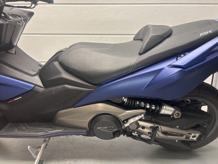 Kymco AK 550 foto 6
