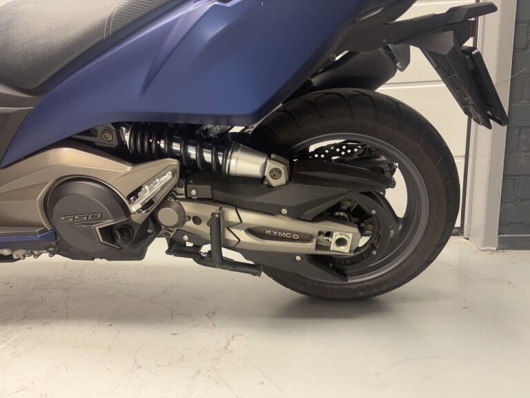 Kymco AK 550 foto 8