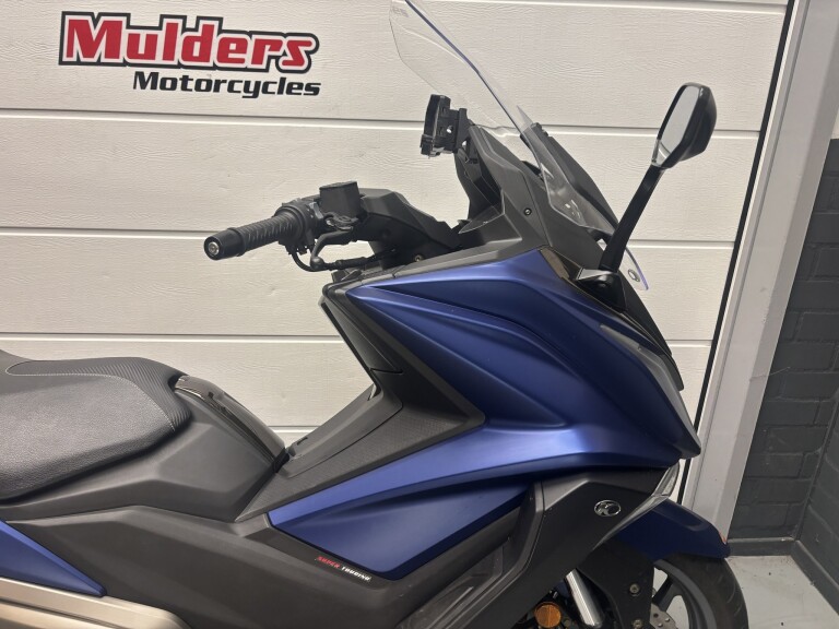 Kymco AK 550 foto 10