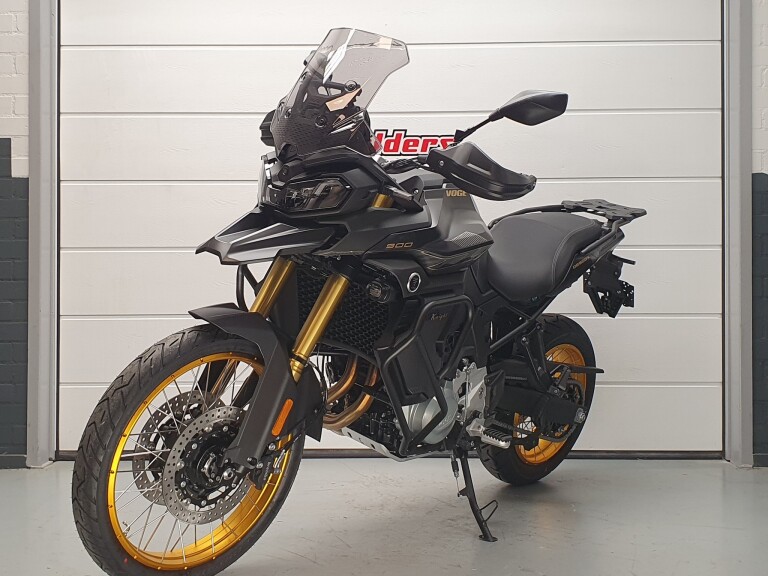 Voge DS 900 X 
