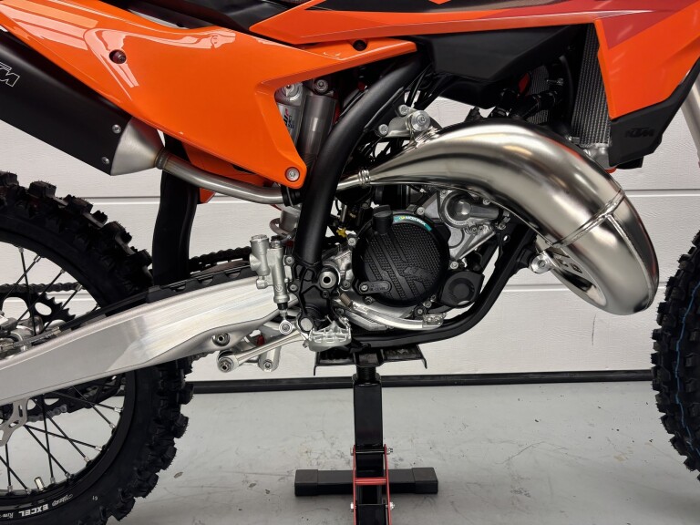 KTM 125 SX EFI foto 11