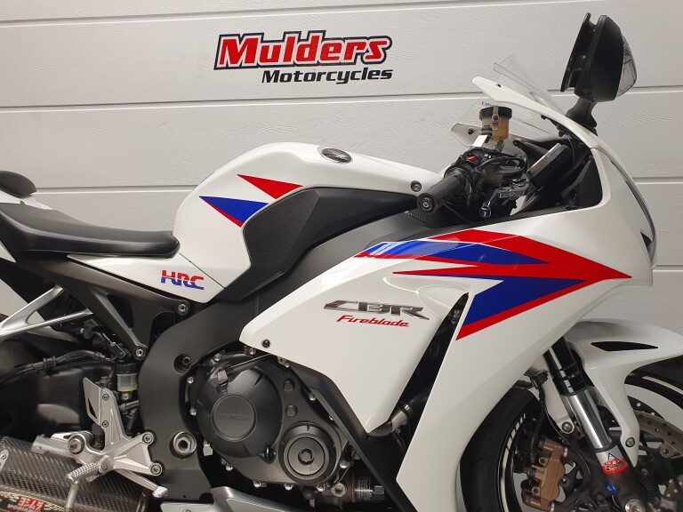 Honda CBR 1000 RR foto 11