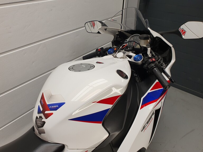 Honda CBR 1000 RR foto 13