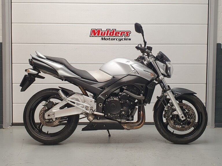 Suzuki GSR 600 