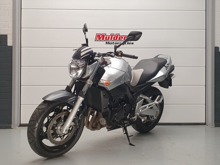 Suzuki GSR 600 