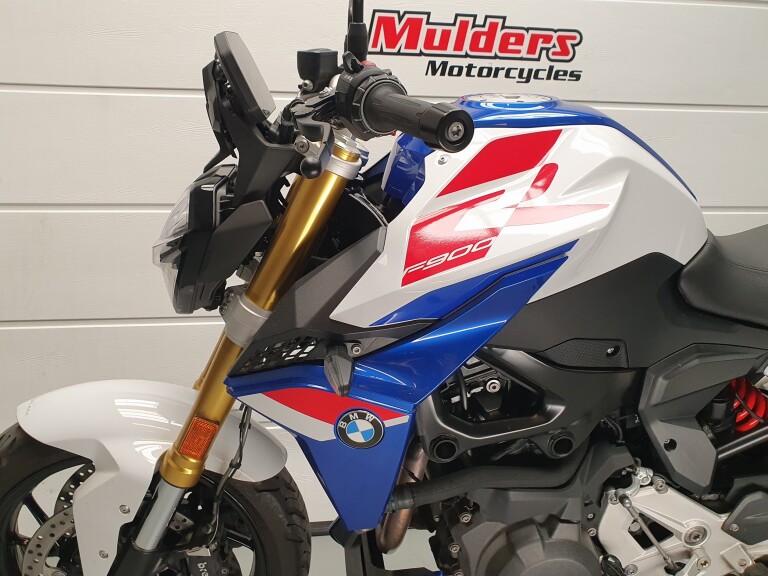 BMW F 900 R foto 4