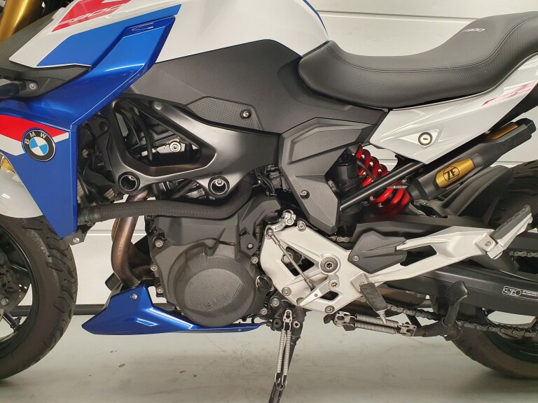 BMW F 900 R foto 5