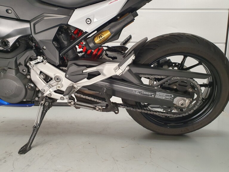 BMW F 900 R foto 7