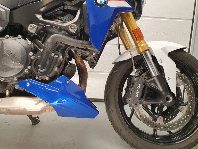 BMW F 900 R foto 12