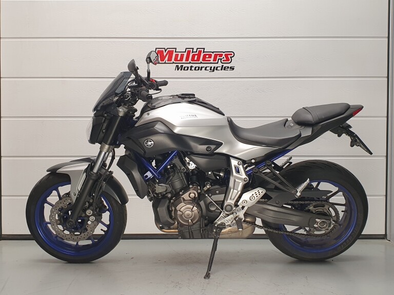 Yamaha MT 07 ABS foto 2