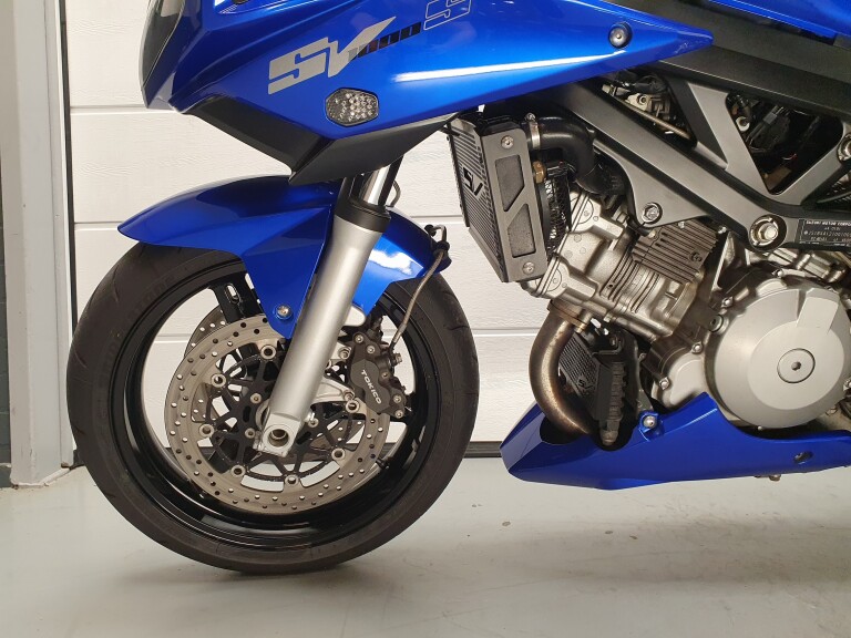 Suzuki SV 1000 S foto 9