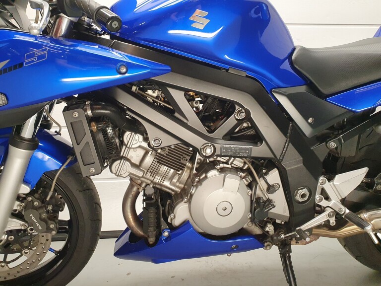 Suzuki SV 1000 S foto 10