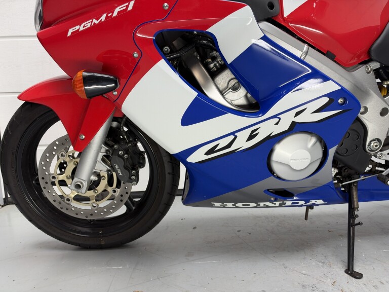 Honda CBR 600 F foto 12
