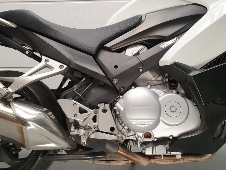 Honda VFR 800 XA CROSSRUNNER foto 5
