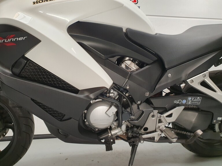 Honda VFR 800 XA CROSSRUNNER foto 12