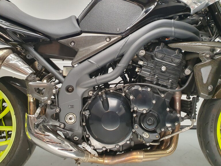 Triumph SPEED TRIPLE 1050 foto 5