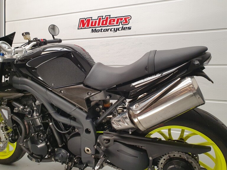 Triumph SPEED TRIPLE 1050 foto 12