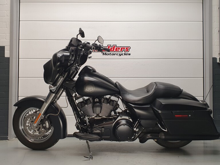 Harley-Davidson FLHXI STREET GLIDE foto 2