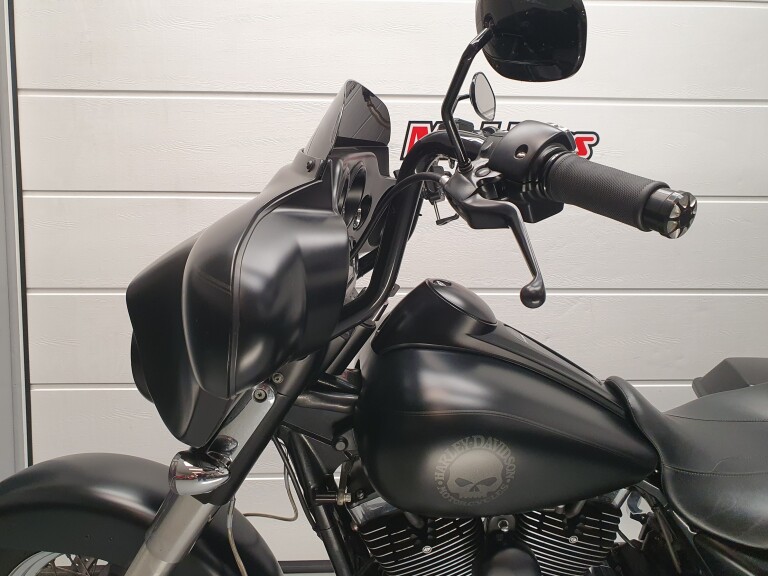 Harley-Davidson FLHXI STREET GLIDE foto 3