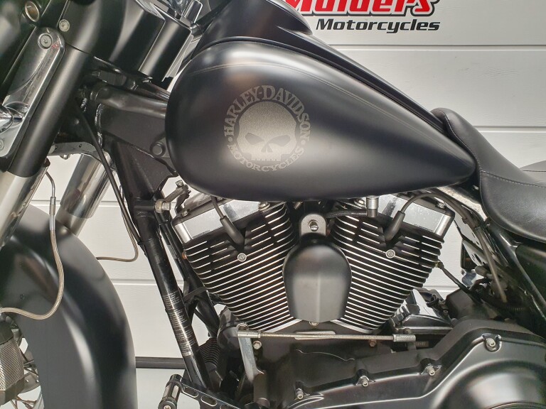 Harley-Davidson FLHXI STREET GLIDE foto 4