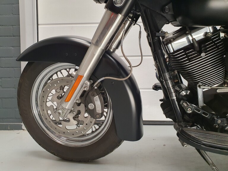 Harley-Davidson FLHXI STREET GLIDE foto 5