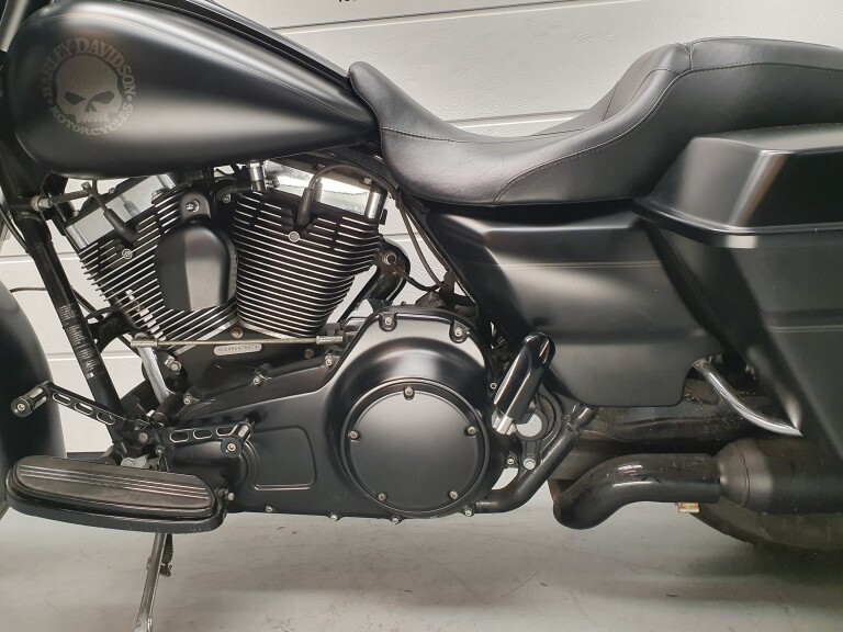 Harley-Davidson FLHXI STREET GLIDE foto 6