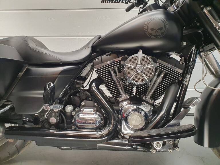 Harley-Davidson FLHXI STREET GLIDE foto 9