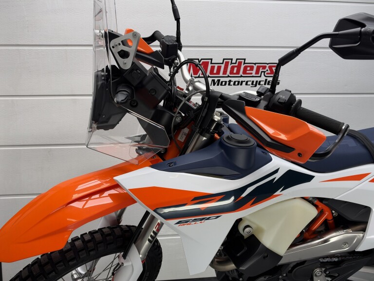 KTM 690 RALLY foto 3