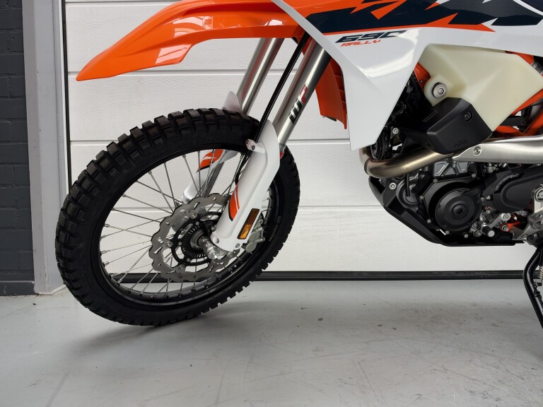 KTM 690 RALLY foto 4